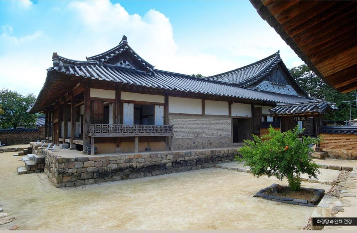 Bukchondaek Bed & Breakfast Andong Bagian luar foto