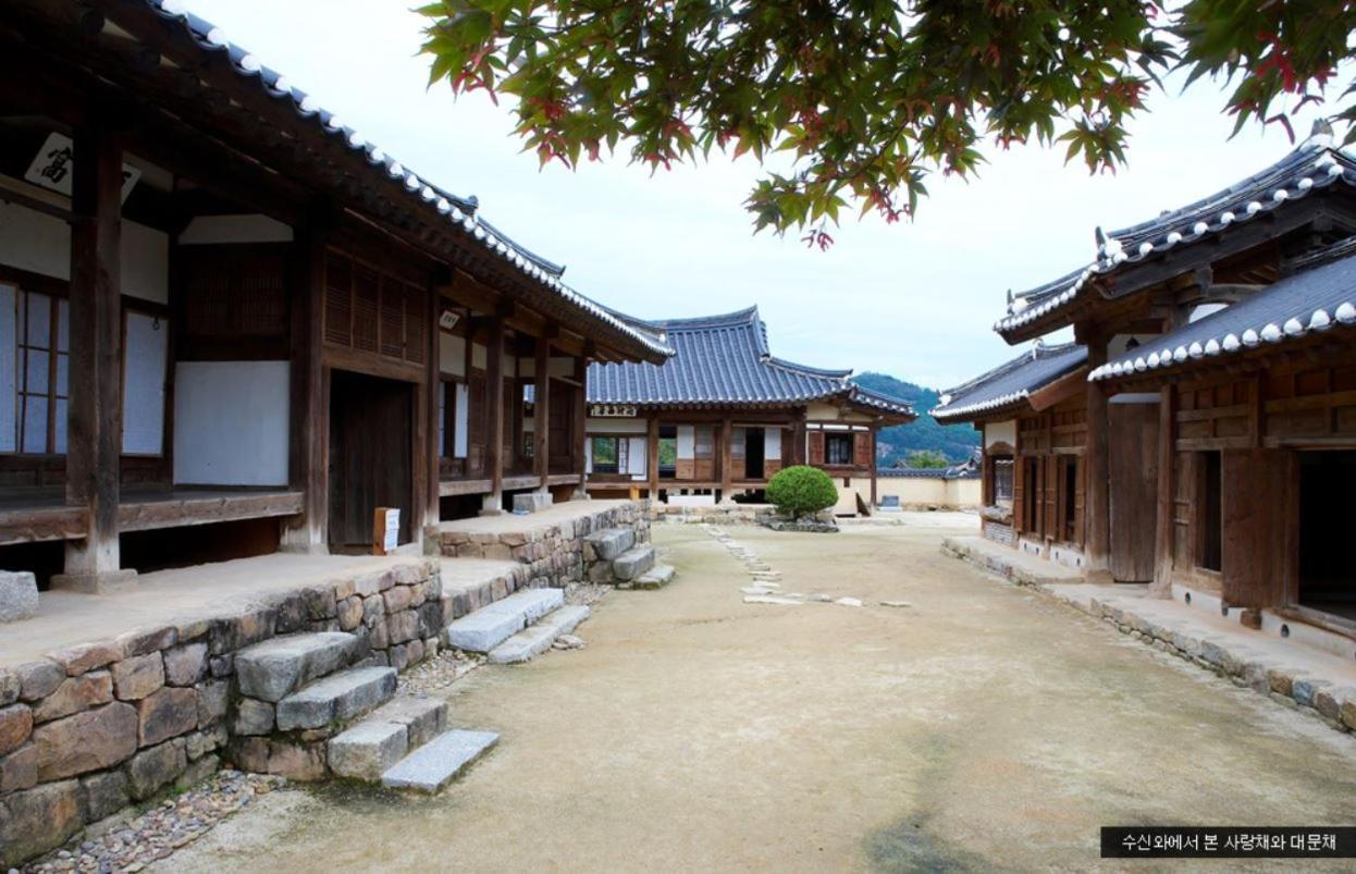 Bukchondaek Bed & Breakfast Andong Bagian luar foto